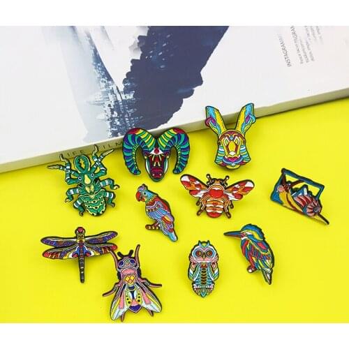 Color stripe Animal insect Enamel Brooch Bee Dragonfly bird snail owl rabbit fly Autumn beetle cattle Lapel Pin creative badge