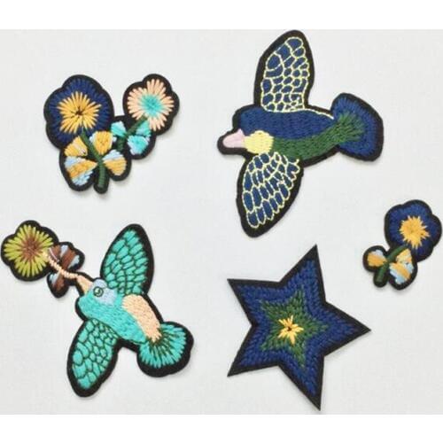 1pcs brand logo patches cartoon bird Embroidered iron on patch for clothing Jacket Applique DIY Accessory