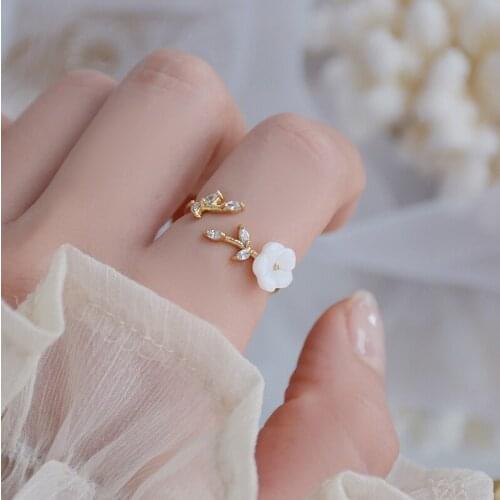 Delicate Jewelry 14K Gold Plated Adjustable Crystal Leaves Rings for Women Elegant Shell Flower Engagement Rings