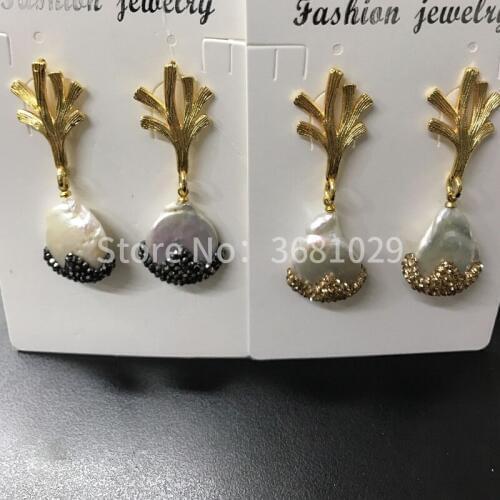 New hot sell fashionable pearl earring style jewelry classic earring in spot