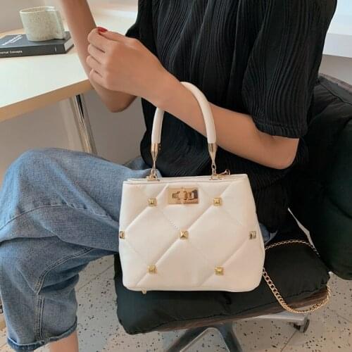 Luxury Designer Handbags for Women 2021 New Diamond Lattice Shoulder Bag Ladies Fashion Rivets Advanced Large Top Bags Handle