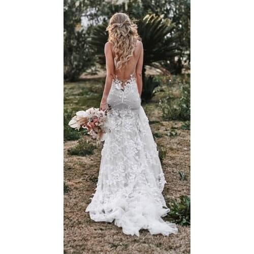 2021 Vintage Mermaid Wedding Dresses V-Neck Backless Lace Appliques 3D Flowers Country Bridal Gown Plus Size Custom Made