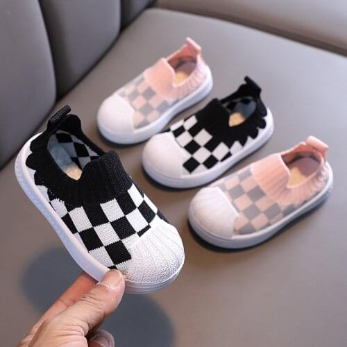 Childrens Sports Shoes 2021 Casual Shoes Lattice Flying Woven Girls Running Shoes Shell-toe Flats Lattice Cute Student Fashion