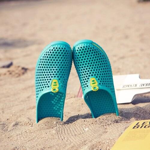 2021 Summer Hollow Out Men Shoes Mesh Breathable Aqua Mens Woman Fashion Outdoor Sandal Couple Flip Flops Lovers Beach Slippers