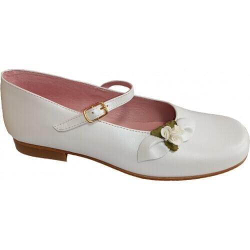 Girls communion shoes with pin buckle