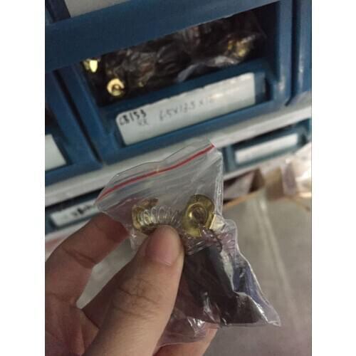 2 Pcs Carbon Brushes 6.5 x 13.5 x 18mm for Makita Series Power Tool CB153