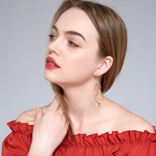 New Simple Spiral Curved Long Pendant Earrings For Women Wave Design Fashion Stud Jewelry Wholesale Party Wedding Earrings