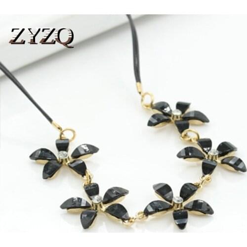 ZYZQ Korean Style Sweet Flower Sweater Chain With Four Blace&White Flower Pendant Factory Direct Selling Necklace Hot Selling