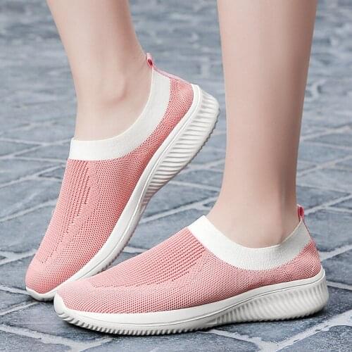 Breathable Flying Shoes Lightweight Womens Shoes Running Sports Shoes Casual Shoes 2021 Spring And Summer New