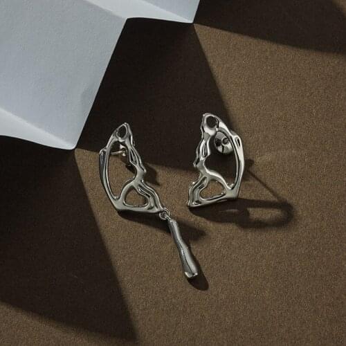 Liquid Butterfly Asymmetrical Wings Earrings for Women Long Tassel Hollow Out Ear Studs Fashion Senior Design Jewelry New Trendy