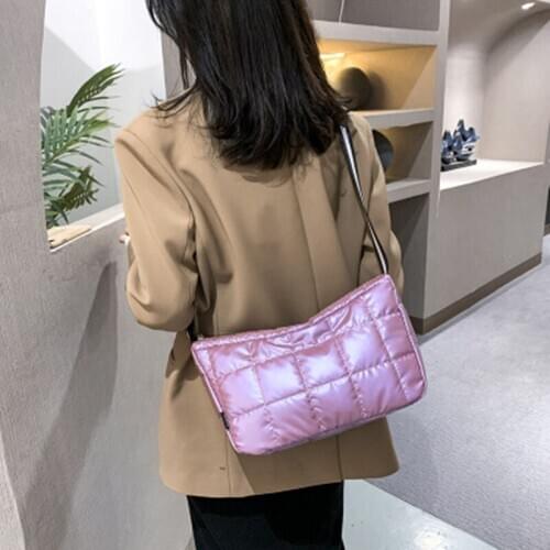 Korean rhombic embroidery thread laser shoulder Boston handbag 2021 autumn and winter new simple space cotton messenger bag