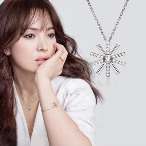 925 Sterling Silver Jewelry Sunflower Clavicle Necklaces Japan and South Korea Simple Fresh Short Paragraph Fashion Pendant N053