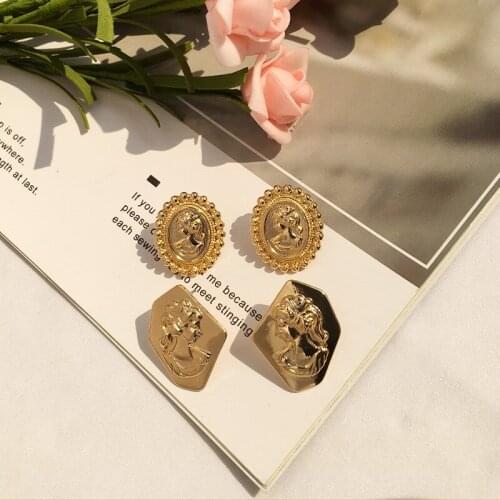 HF JEL Gothic Vintage Stud Earrings for Women Gold Color Elizabeth Portrait Girl Small Stud Earring Fashion Female Jewelry 2021