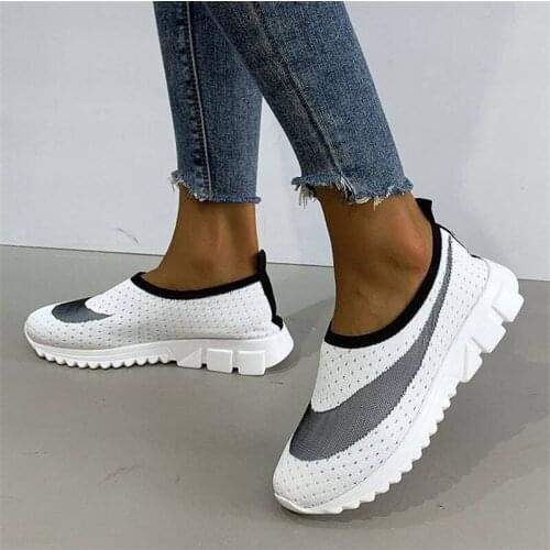 2021 Hot Fashion Lightweight Running Shoes Breathable Trifle Platform Casual Sneakers High Quality Flat Sole Womens Shoes