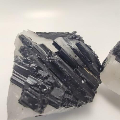 Natural Mineral Specimen Black Tourmaline Crystal Raw Crystals Rock Reiki Healing Stone Ore Mineral Home Decoration Gift