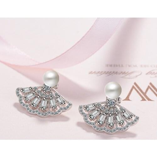 2021 New Trendy Fan-shaped Simulated Pearl Earrings for Women Party Gift Jewelry Wholesale E6423