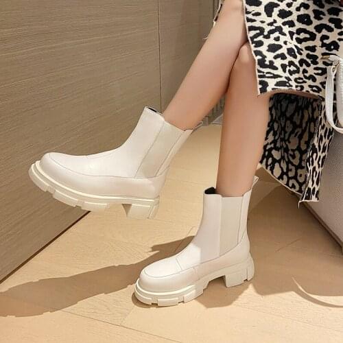 2021 New Winter Women Fashion Ankle Chelsea Boots Slip on Cow Leather Shoes Round Toe Short Non-slip Boots White Black
