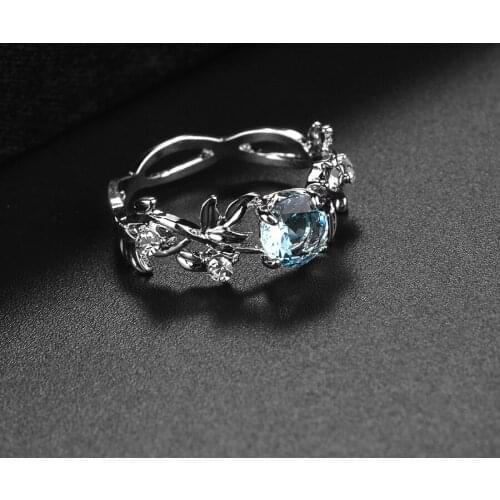 Retro Leaves Princess Water Diamond Ring Fashion Lady CZ Transparent Blue Crystal Ring Charm Lady Eternal Engagement Jewelry
