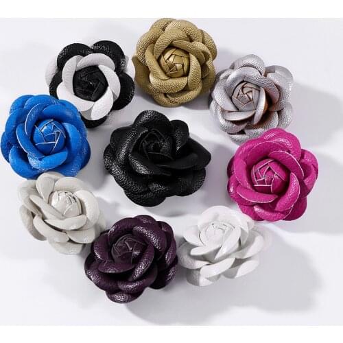 Fashion Korean Handmade PU Leather Camellia Flower Brooches for Women Big Black White Brooch Pin Girls Gift Clothing Accessories