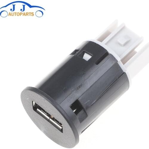 Car USB AUX Interface Adapter 20944422 For Cadillac Escalade Chevy Avalanche Express Silverado GMC Savana Yukon XL