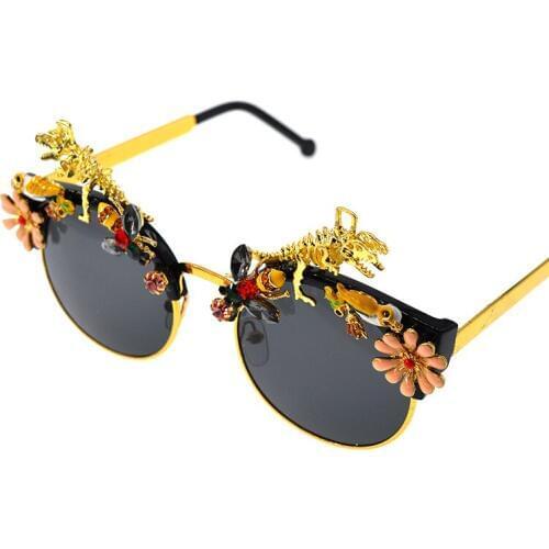 Fashion Luxury Golden Color Bee Baroque Sunglasses Women Shades Vintage 2018 Brand Glasses Brand Designer Oculos De Sol Feminino