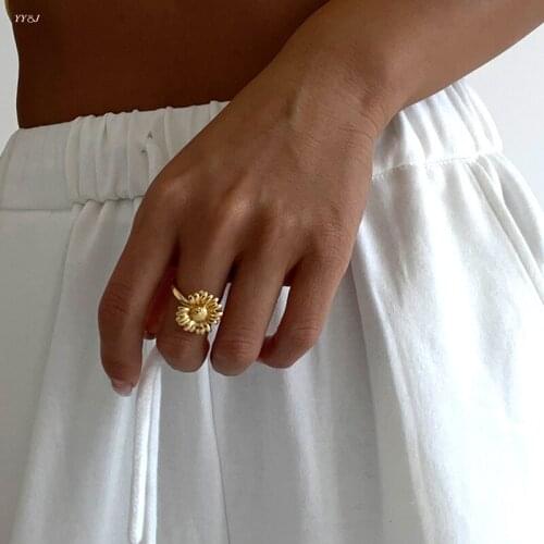 White daisy flower rings for women 2021 cocktail statement rings for teenage girls cute kawaii y2k jewelry 2000s aesthetic