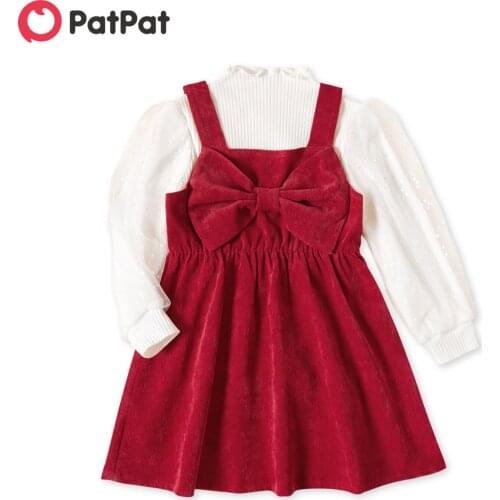 PatPat 2-piece Toddler Girl Mock Neck Ribbed Long-sleeve White Top and Bows Design Red Overall Dress Set