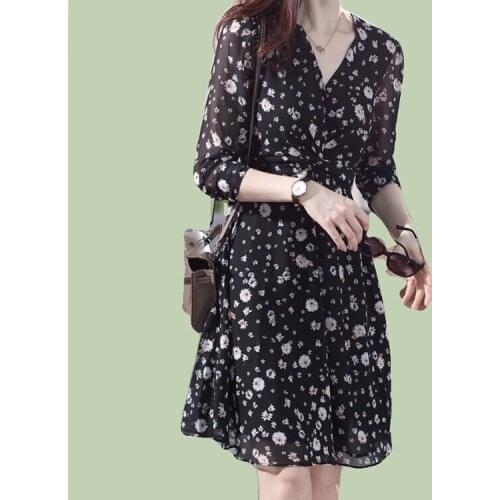 Spring 2021 new Daisy Floral Print Long Sleeve high waist short V-neck slim mesh red dress