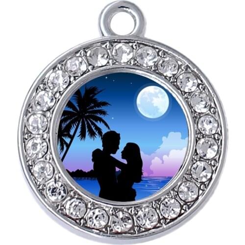 Exquisite seaside romantic couple hug pattern label crystal charm for Valentines Day love jewelry DIY pendant