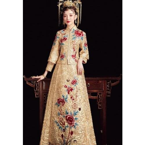 Refined Luxury Gold Embroidery Chinese Traditional Dress Wedding Long Cheongsam Bridal Bride Dragon Phoenix Vintage Women