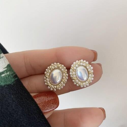Huge Bud Vintage Pearl Earrings Korean Fashion Simple Round Brincos Retro Temperament Stud Earrings Women Luxury Jewelry Wedding