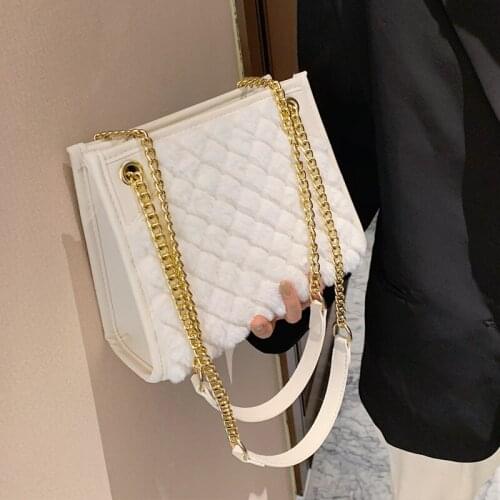 Autumn and winter furry chain armpit bag 2020 new high-end diamond lattice womens designer one-shoulder western messenger bag