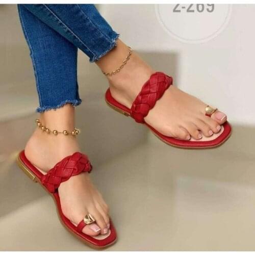 2021 Fashion Summer New Style Braided Toe Metal Decoration Outdoor Female Slippers Solid Color Flat Bottom Plus Size Slippers