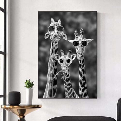 Cuadros Funny Giraffe Family with Sunglasses Canvas Posters and Prints Black and White Animals Paintings on The Wall Art Picture
