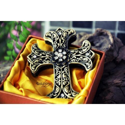 Zinc Alloy Princess Jewelry Box Retro luxury keepsake High-end jewelry box cross Gifts Heart-shaped storage box