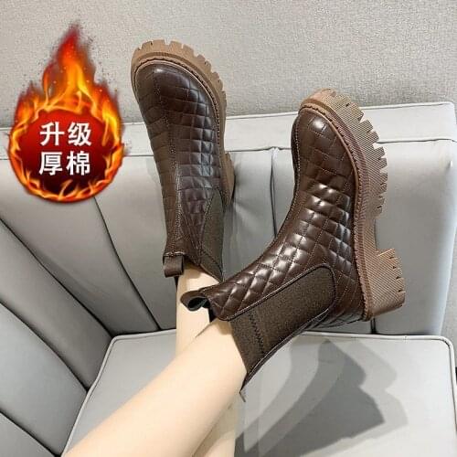 Winter New Style Womens Snow Boots Thickened Warm and Antiskid Womens Boots Martin Boots Leather Top Womens Shoes Medium Top