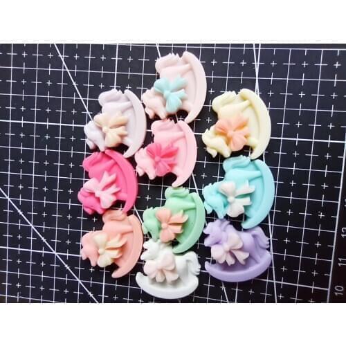1pcs/lot Resin flat back Fart unicorn horse 28mm Ornaments Micro landscape Ornaments Creative Home Gardening Decorations