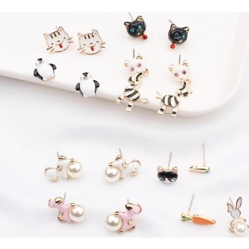 2019 New Fashion Women Korean Lovely Cute Animal Rabbit Stud Earrings Cartoon Cat Asymmetric Rhinestone Pendientes Jewelry Gifts
