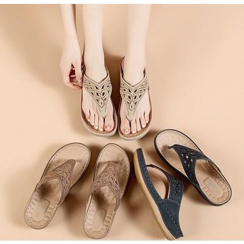 2021 Womens Slippers Summer New Fashion Metal Button Slides Shoes Wedge Beach Sandals Women Outside Platform Leisure Flip Flops