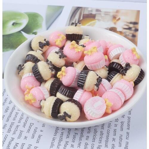 10pcs/lot 14X14mm kawaii Resin Cake With Bow Cabochon For Resin Craft Mobile Case DIY Decorative Accessary
