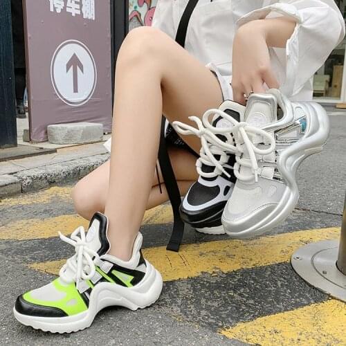 2021 Hugely Popular Platform Sneakers Women Chunky Sneakers Luxury Brand Neon Casual White Shoes Women Leather Flat Shoes Women