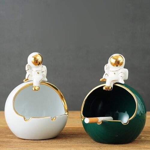 Modern Dark Green Astronaut Ashtray Home Living Room Decoration Windproof Large Capacity Ceramic Cute Ashtray Gift for Boyfriend