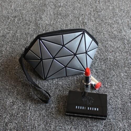 2018 New Geometric Zipper Cosmetic Bag Women Luminous Makeup Bag Ladies Cosmetics Organizer Folding Travel Make Up Bag wholesale