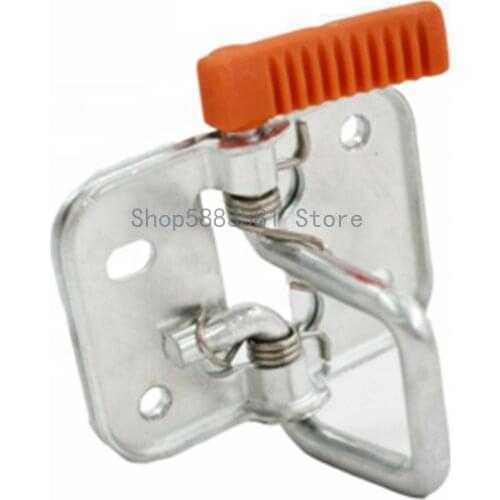 CAR grapple Vol ksw age nTo ura nPa ssa tSa git arJ ett a The upper part of the hood lock and the lower part of the hood lock ar