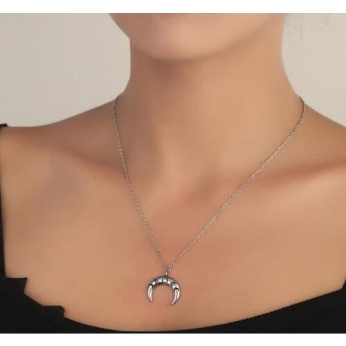 Turnish Classic Moon Horn Pendant Necklace Antique Silver Plated Crescent Moon Choker Punk Jewelry Gifts