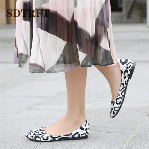 SDTRFT Four Reason Slip On Leopard Print Shoes Designers Lazy Ladies Woman fashion Flats Loafers Comfortable zapatos mujer