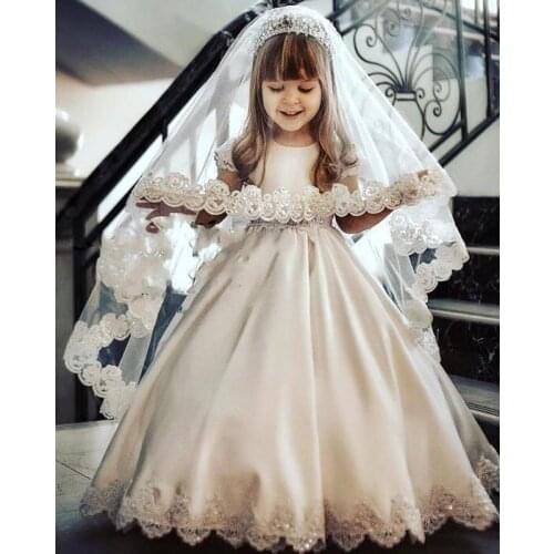 2021 Wedding Flower Girls' Dresses with Bow Lace Applique Long Floor Princess Party Formal Gowns Short Sleeves Communion Wears