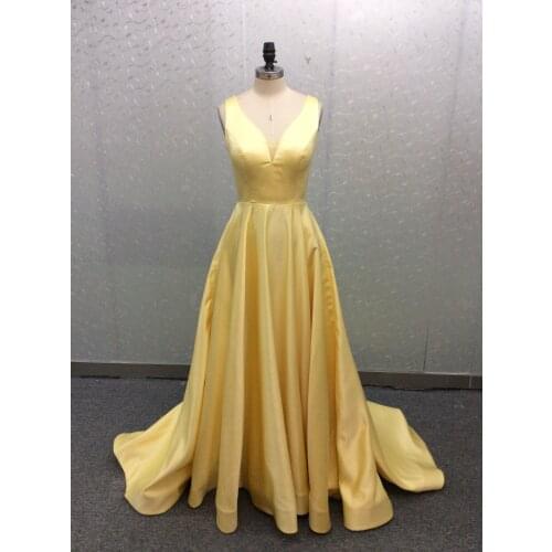 Sexy V-Neck Yellow Prom Dresses with Pockets Zipper Back Long A-Line Sleeveless Robe De Soiree Floor Length Formal Party Gown