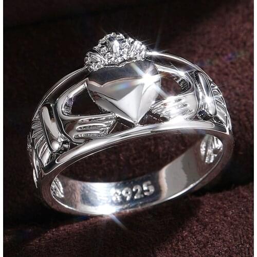 Huitan Fashion Holding Love Shape Women Rings Silver Color Lady Party Accessories Statement Rings Versatile Jewelry High Quality