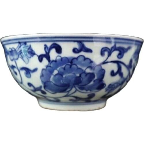 Chinese old porcelain Blue and white floral pattern bowl